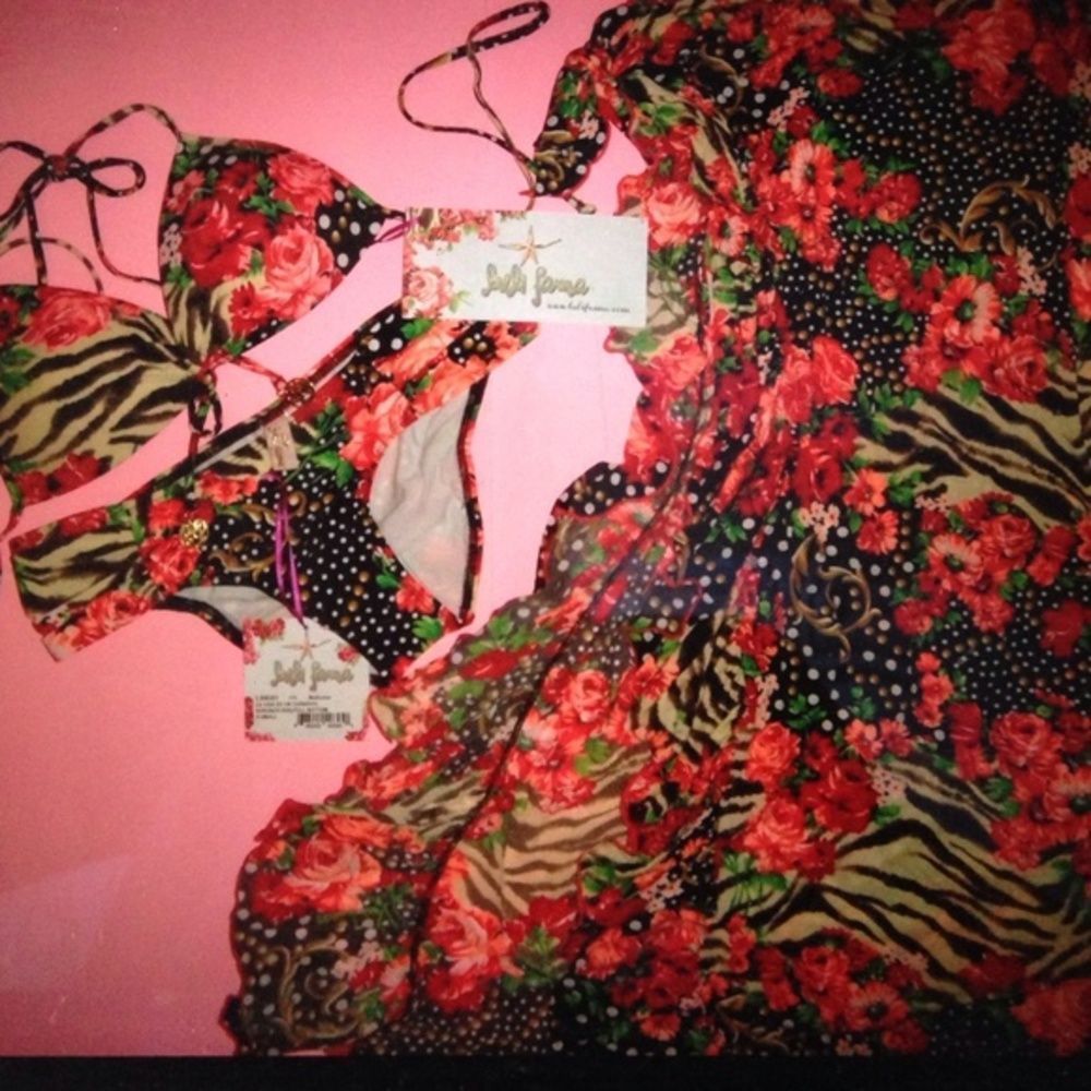 NWT Luli Fama bikini+pareo/cover up Carnaval